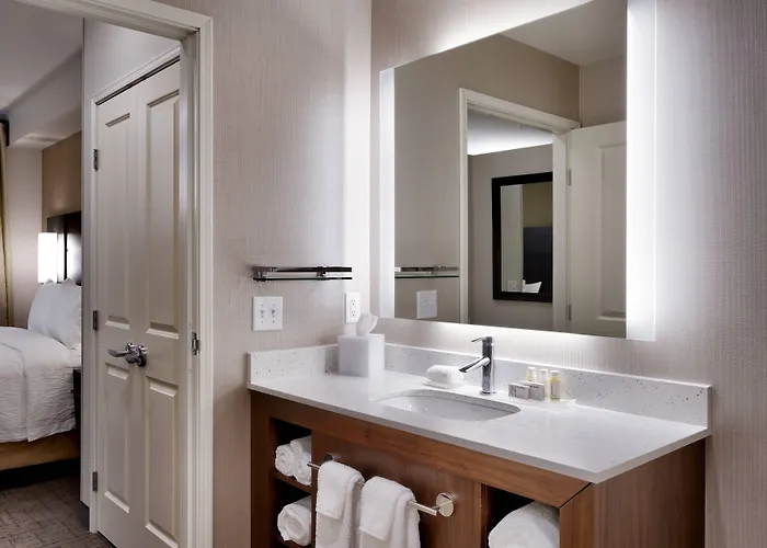 Hotel By Marriott