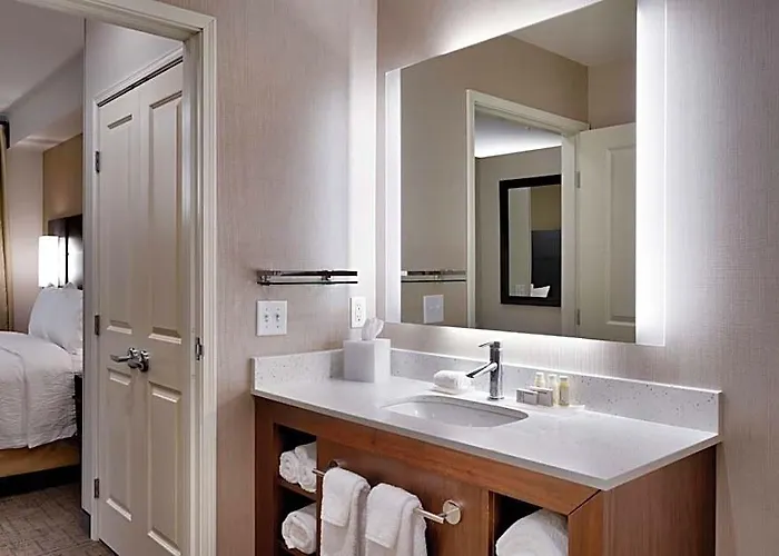 Hotel By Marriott
